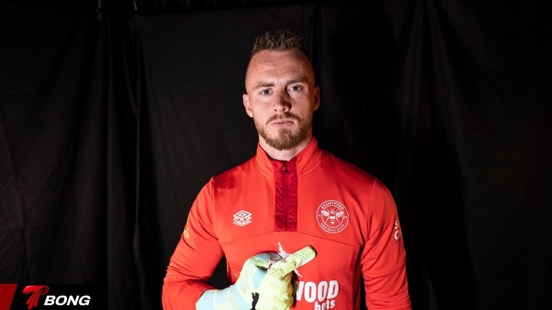 Mark Flekken (Brentford) có hiệu suất cứu thua vượt kỳ vọng cao nhất mùa 2025